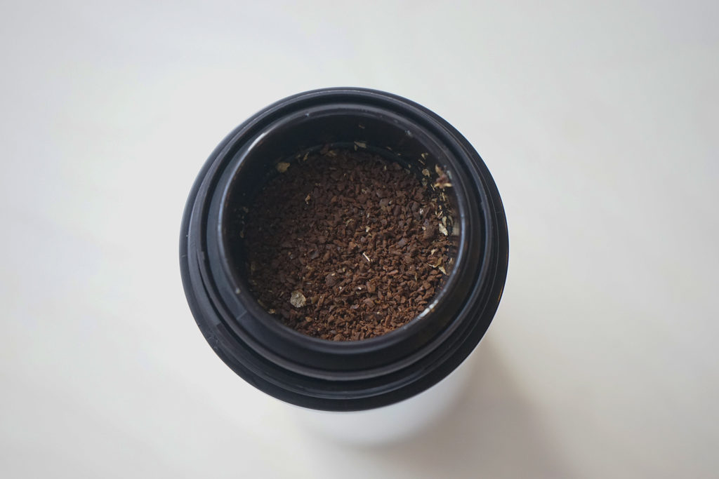 Sablier（サブリエ）にコーヒーの粉をセット