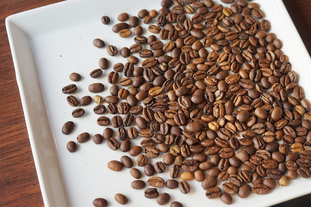 焙煎したエチオピアのコーヒー豆