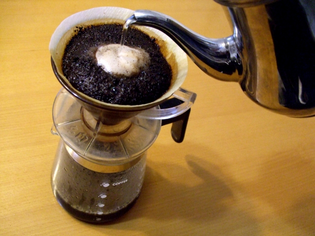 レギュラーコーヒーを抽出