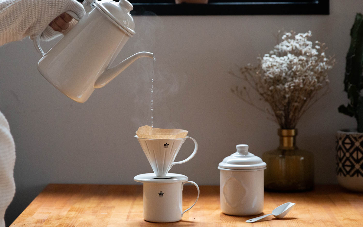 柔らかい雰囲気が素敵！ホーロー製のコーヒー器具セット『HORONA（ホロナ）』登場！