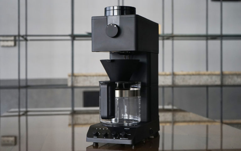 【レビュー】洗練されたデザインはそのまま大容量に進化！ツインバードの全自動コーヒーメーカー CM-D465Bを使ってみました！