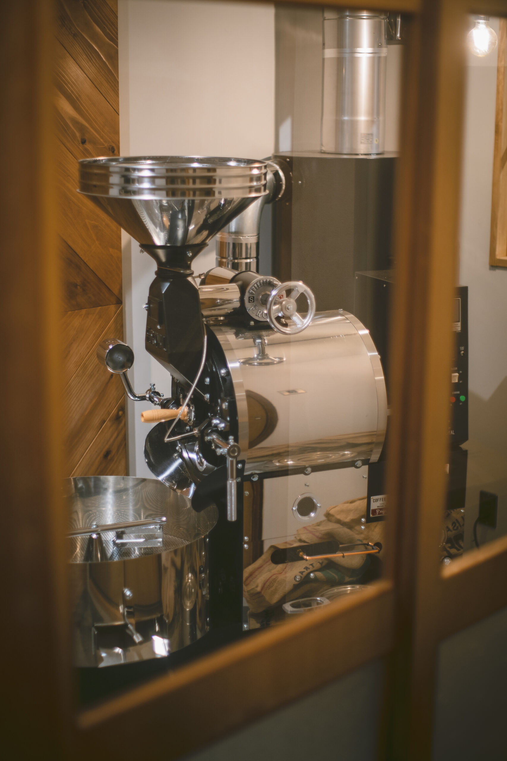 【KINUBARI COFFEE ROASTERS/北海道上川郡】OUR LiVES〜私たちの生活を少しだけ豊かにしてくれる場所〜